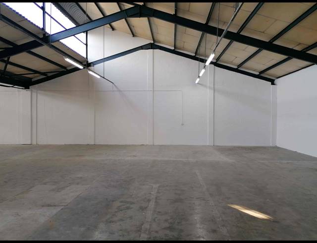 925M² WAREHOUSE TO LET IN PAROW INDUSTRIAL